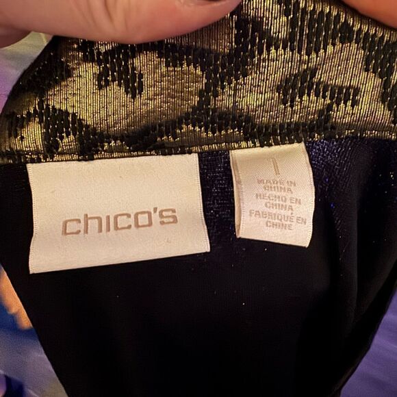 Gorgeous, black and gold layering jacket perfect the holidays - Picture 2 of 4